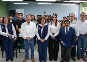 Con iniciativas como esta, el Estado apuesta por una juventud protagonista del cambio y con posibilidades reales de construir un futuro en su propio país. / Foto Vicepresidenta