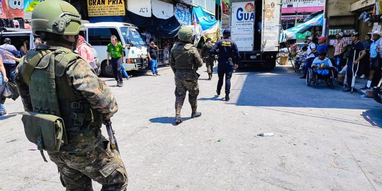 Coordinación para efectuar acciones de seguridad en sectores vulnerables de Petén
