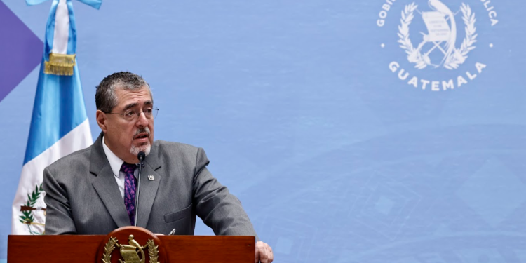 Presidente Arévalo recuerda desafíos a 40 años de la promulgación de la Constitución. / Foto: Daniel Ordóñez.