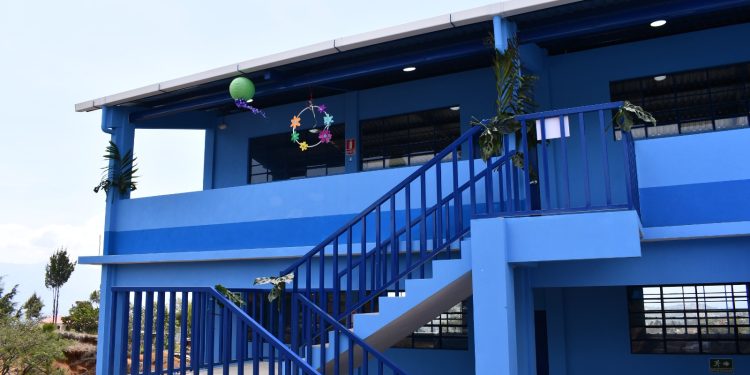 Entregan proyectos con enfoque en educación y agua en Santa Bárbara y San Gaspar Ixchil, Huehuetenango