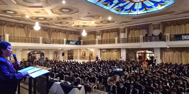 Desarrollan Expo Autoimpacto contra la violencia y las adicciones en Quetzaltenango