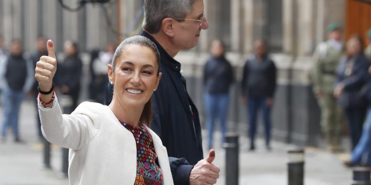 Claudia Sheinbaum ejerció su voto en los comicios por cargos judiciales. / Foto: EFE.