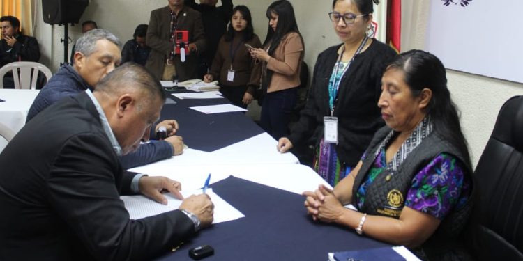 Gobierno refuerza compromiso con el desarrollo de San Cristóbal Totonicapán