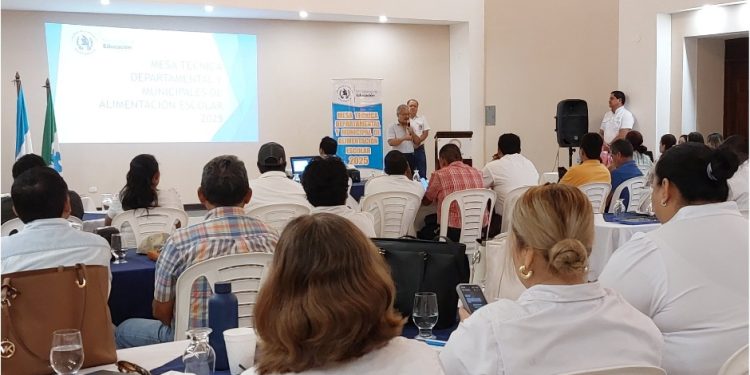 Compromiso con la niñez a través del Programa de Alimentación Escolar en Retalhuleu