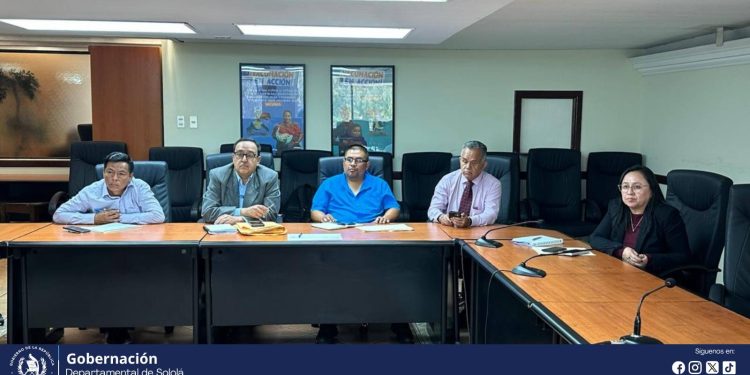 Coordinación interinstitucional para la validación de proyectos de desarrollo en Sololá