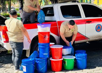 Entregan ayuda humanitaria a familias afectadas por incendio estructural en Sansare