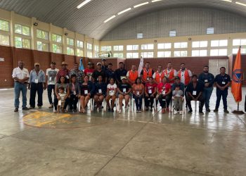 Acreditan a coordinadoras locales para la reducción de desastres en Iztapa, Escuintla