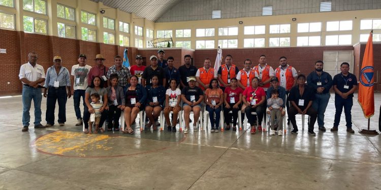 Acreditan a coordinadoras locales para la reducción de desastres en Iztapa, Escuintla