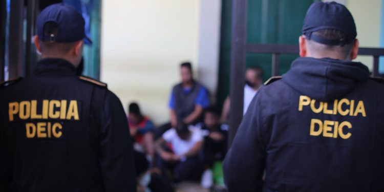 Gobernación y PNC refuerzan acciones contra el crimen y operativos de seguridad en Quetzaltenango