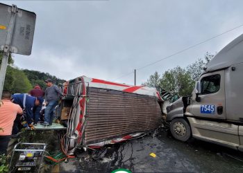 Debido al accidente ocurrido en el km 91.5 de la ruta Interamericana, tres personas fallecieron y 10 fueron trasladadas a un centro asistencial.