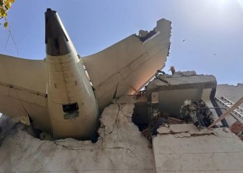 Se han extraído más de 260 cuerpos. El fuselaje del Boeing 878 de Aír India con 242 personas a bordo se incrustó en edificio de una residencia universitaria.