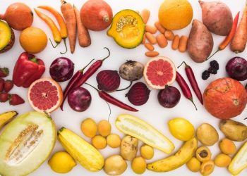 Para fortalecer el sistema inmune y prevenir enfermedades respiratorias es importante consumir frutas y verduras.
