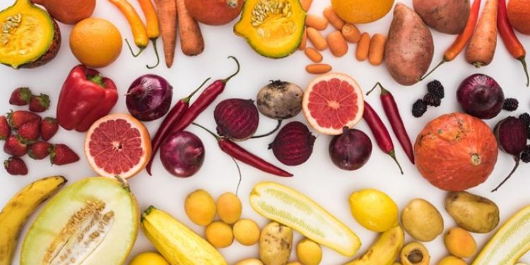 Para fortalecer el sistema inmune y prevenir enfermedades respiratorias es importante consumir frutas y verduras.