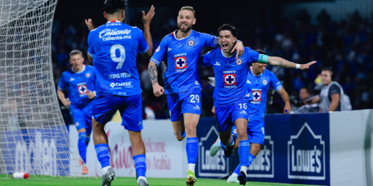 Cruz Azul humilla al Vancouver y se proclama campeón de la Concacaf Champions Cup