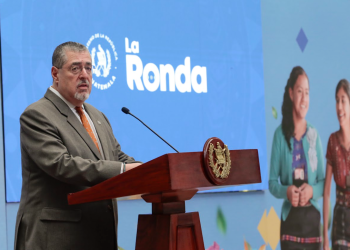 Presidente Bernardo Arévalo en conferencia de prensa.