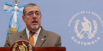 Presidente Bernardo Arévalo, en la Ronda de la Semana, informa sobre el programa Becas por nuestro futuro.