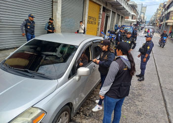 Las autoridades han señalado que estos operativos contra taxis piratas continuarán de forma constante. / Foto: PNC