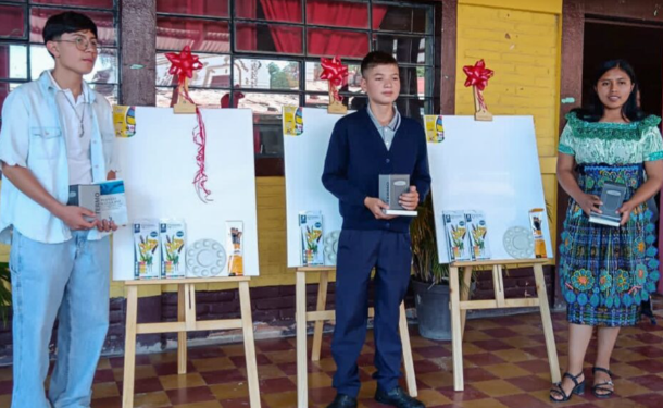 Jóvenes del Centro de Formación Quédate Malacatancito destacan en concurso municipal sobre migración