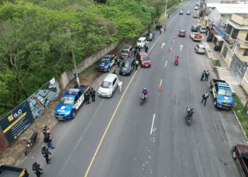 Taxis piratas Al operar sin permisos ni supervisión, pueden ser utilizados para fines delictivos. / Foto: PNC