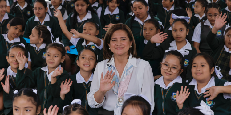 Presidenta en funciones hace el llamado a luchar contra el trabajo infantil. (Foto: Alex Jacinto)