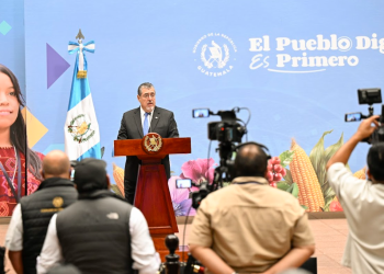 Presidente Bernardo Arévalo en conferencia de prensa.
