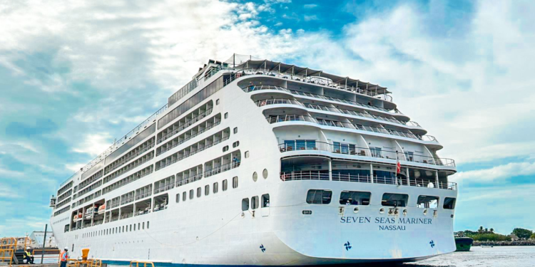 Puerto Quetzal recibe a 650 turistas del crucero Seven Seas Mariner./Foto: Inguat.