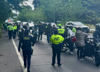 PNC ejecutó un operativo contra carreras clandestinas en San Lucas Sacatepéquez./Foto: PNC.
