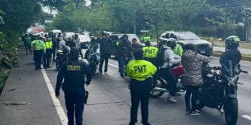 PNC ejecutó un operativo contra carreras clandestinas en San Lucas Sacatepéquez./Foto: PNC.