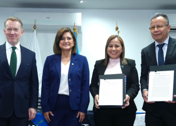 La vicepresidenta participó en la firma de carta de entendimiento entre SVET e ICMEC. (Foto: Vicepresidencia de la República)