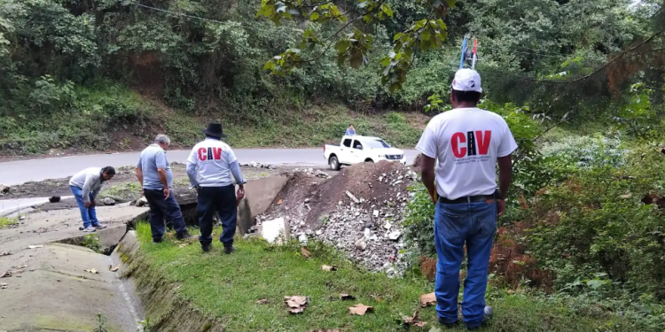 La DGAC atendió la emergencia en el tramo San José Calderas, La Soledad, jurisdicción de Chimaltenango. (Foto: CIV)