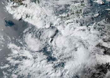 Potencial ciclón tropical Cinco-E se ubica al sur de Centroamérica, sobre el Pacífico. / Foto: NOAA-NHC.