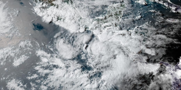 Potencial ciclón tropical Cinco-E se ubica al sur de Centroamérica, sobre el Pacífico. / Foto: NOAA-NHC.