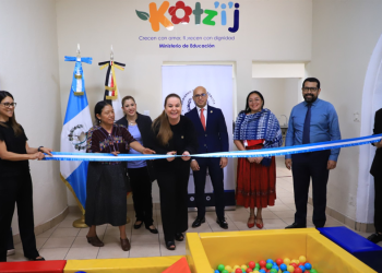 Autoridades del Mineduc participaron en la inauguración del Centro de Cuidado Integral para la Primera Infancia. (Foto: Mineduc)