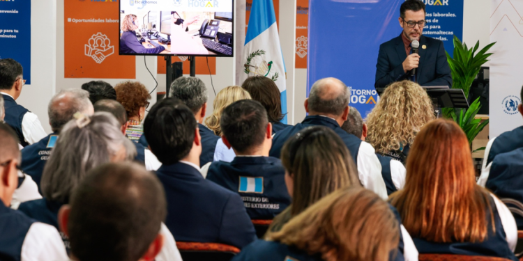 Cuerpo consular visitó el CAR para conocer los servicios de atención. (Foto: IGM)