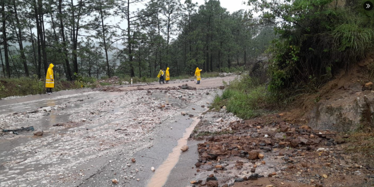 Conred coordina atención tras deslizamiento de tierra en Jocotenango, Quiché