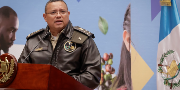 En conferencia de prensa, el ministro de la Defensa Nacional, Henry Sáenz, comunicó los avances en diversos temas de interés nacional. / Foto: Dickens Zamora