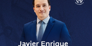 Javier Herbruger , director titular de la Superintendencia de Competencia.