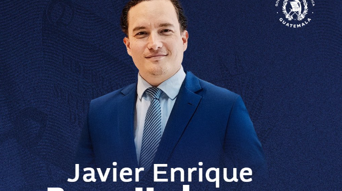 Javier Herbruger , director titular de la Superintendencia de Competencia.