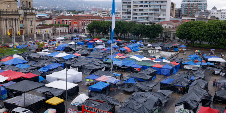PGN tomará medidas de incumplirse con amparo que obliga reanudar clases normales en el sector público. (Foto: AGN)