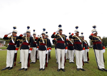 Con esta nueva generación de oficiales y ascensos, el Ejército de Guatemala refuerza su compromiso con el servicio público. / Foto: Gilber García