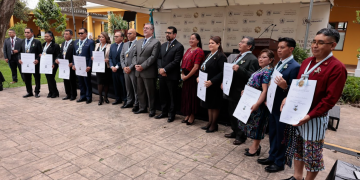 Presidente Bernardo Arévalo entregó Orden Nacional Francisco Marroquín. (Foto: Noé Pérez)