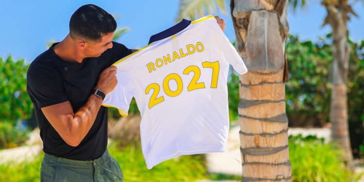 Cristiano Ronaldo renueva con el Al Nassr hasta 2027