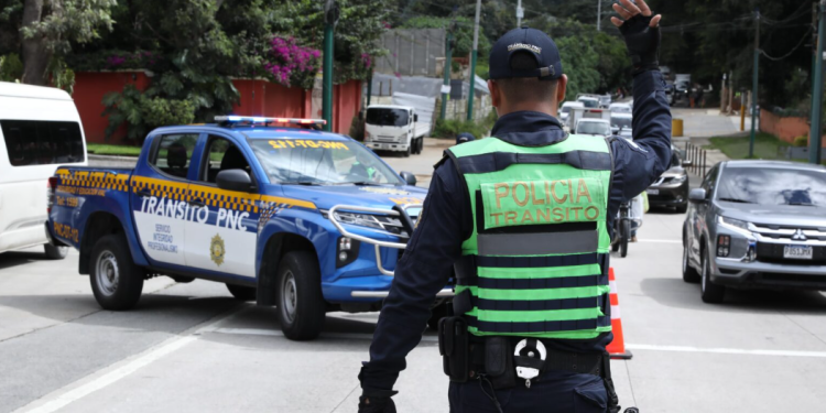 Las autoridades recomiendan a la ciudadanía tomar las previsiones necesarias y realizar los trámites con anticipación. / Foto: DT-PNC