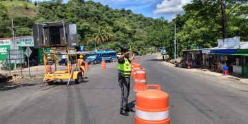 Microbús accidentado que transportaba turistas en Petén no cuenta con registro