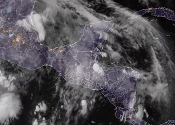 La imagen de satélite muestra el ingreso de humedad que propicia la persistencia de lluvias en el país.