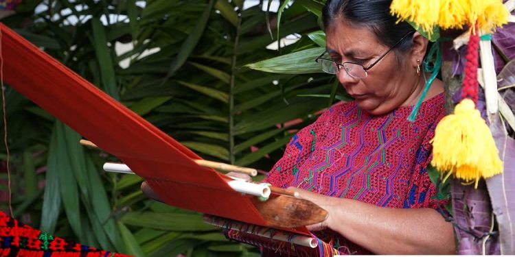 Festival artístico destaca la riqueza del idioma y vestimenta “poqomchi’”