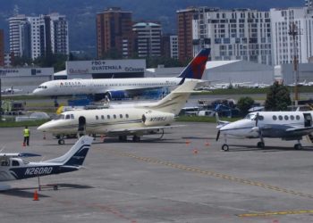 Reportan avión de carga con desperfectos mecánicos en Aeropuerto la Aurora