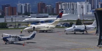 Reportan avión de carga con desperfectos mecánicos en Aeropuerto la Aurora