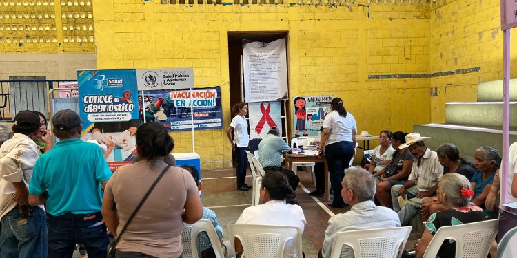 Jornada Móvil en Los Amates, Izabal.