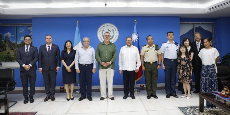 Inauguran nuevo Centro de Impresión de Pasaportes en la embajada de Guatemala en la República de China (Taiwán). (Foto: Gobierno de Guatemala)